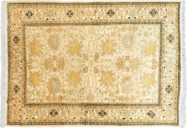 Handwoven rug No. 211, 6′ × 9′