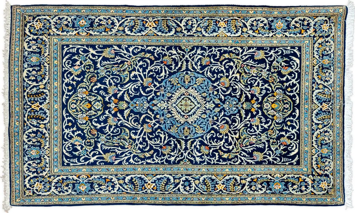 Handwoven rug No. 307, 5′ × 7′, viewed from above