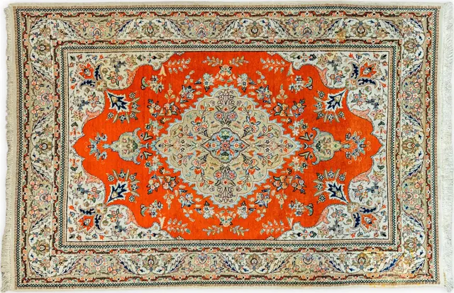 Handwoven rug No. 331, 5′ × 7′