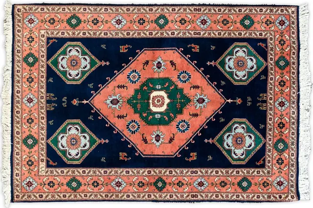 Handwoven rug No. 557, 5′ × 7′