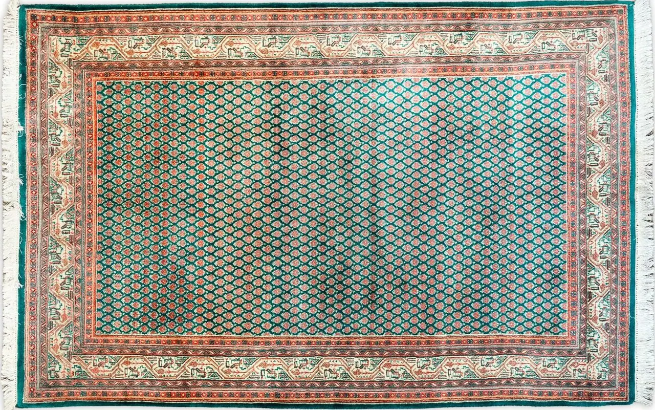 Handwoven rug No. 561, 5′ × 7′, viewed from above