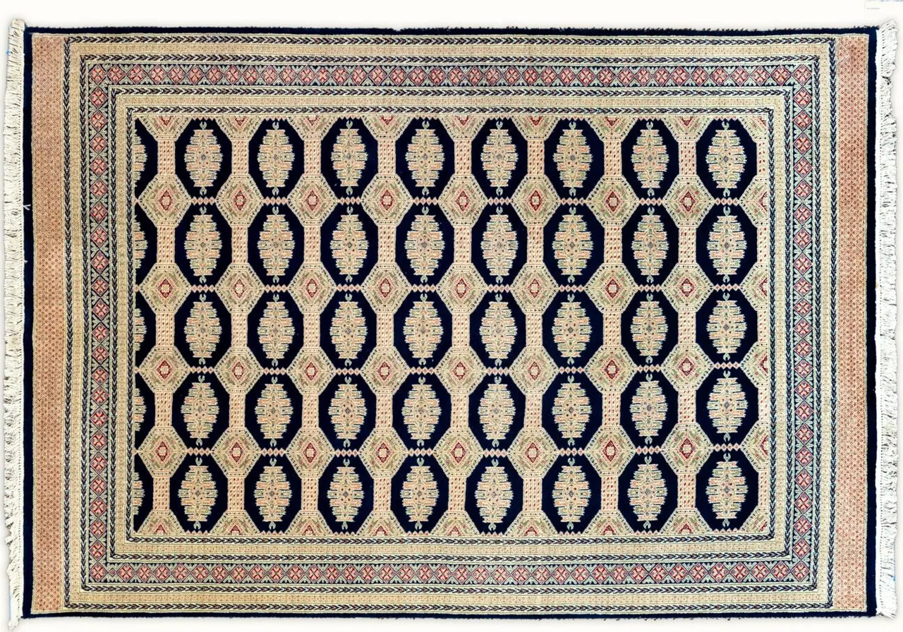 Handwoven rug No. 590, 6′ × 9′, viewed from above